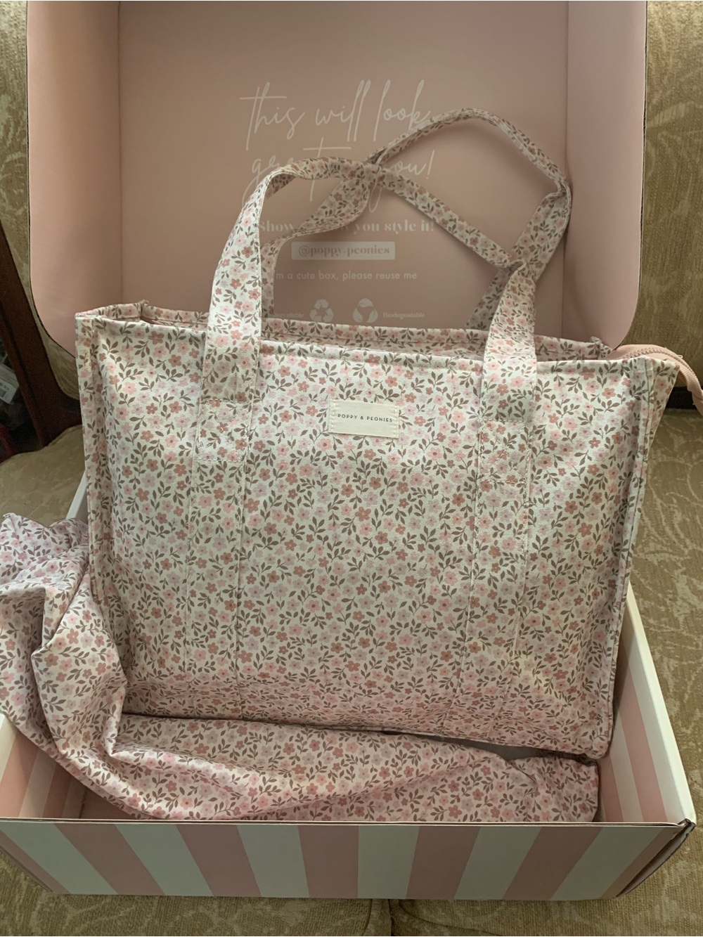 New 2026 Poppy & Peonies Mother’s Day Exclusive On-the-Go  tote with Dust bag.